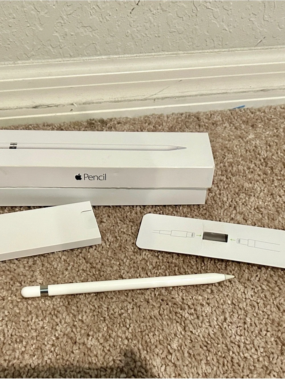 Apple White Apple Pencil in Retail Box